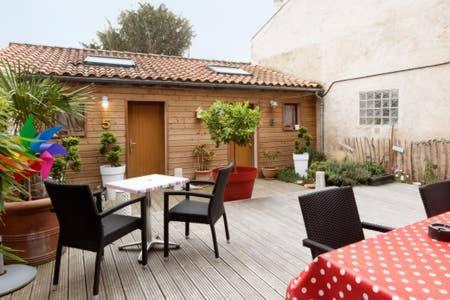 לה רושל Superbe Appartement Avec Terrasse En Centre Ville מראה חיצוני תמונה